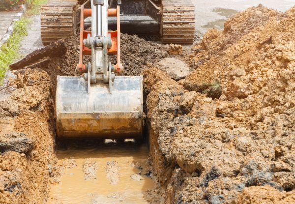 Water Line Digging in Fort Walton Beach